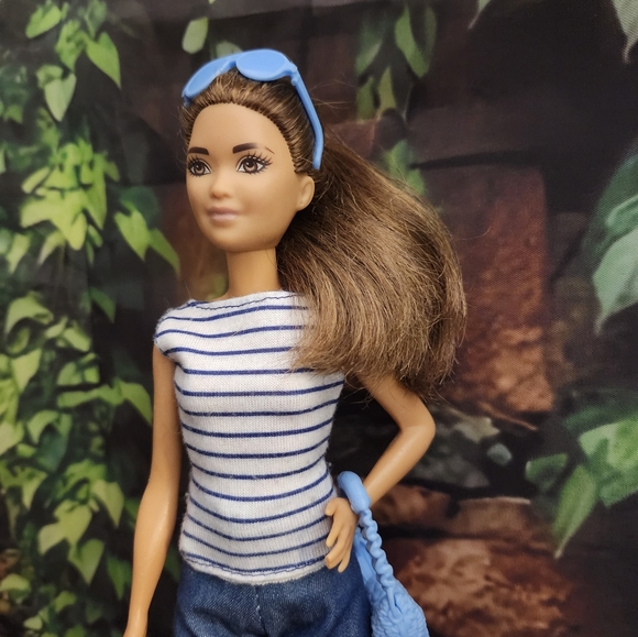 Barbies - Picture 3 of 10